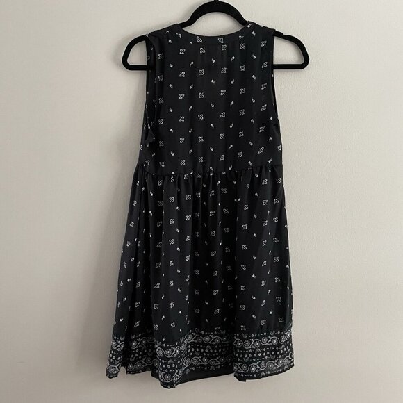 Old Navy Women XS Black Printed Boho V-Neck Sleeveless Georgette Swing Dress - Picture 8 of 8